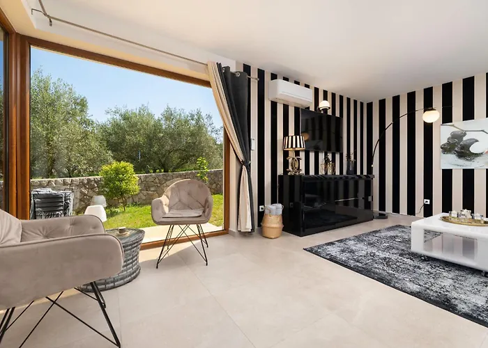 Villa Andante By El-pi Tours *